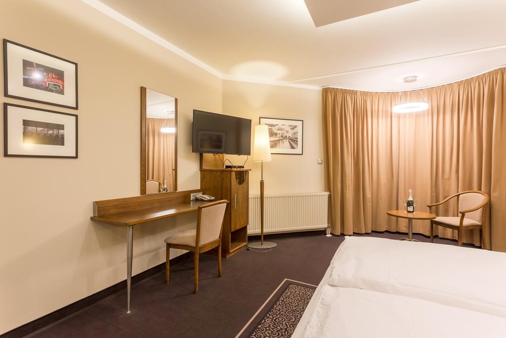 Szonyi Garden Hotel Pest بودابست المظهر الخارجي الصورة