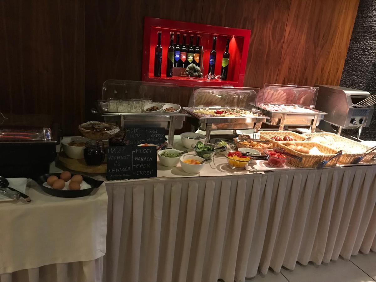 Szonyi Garden Hotel Pest بودابست المظهر الخارجي الصورة